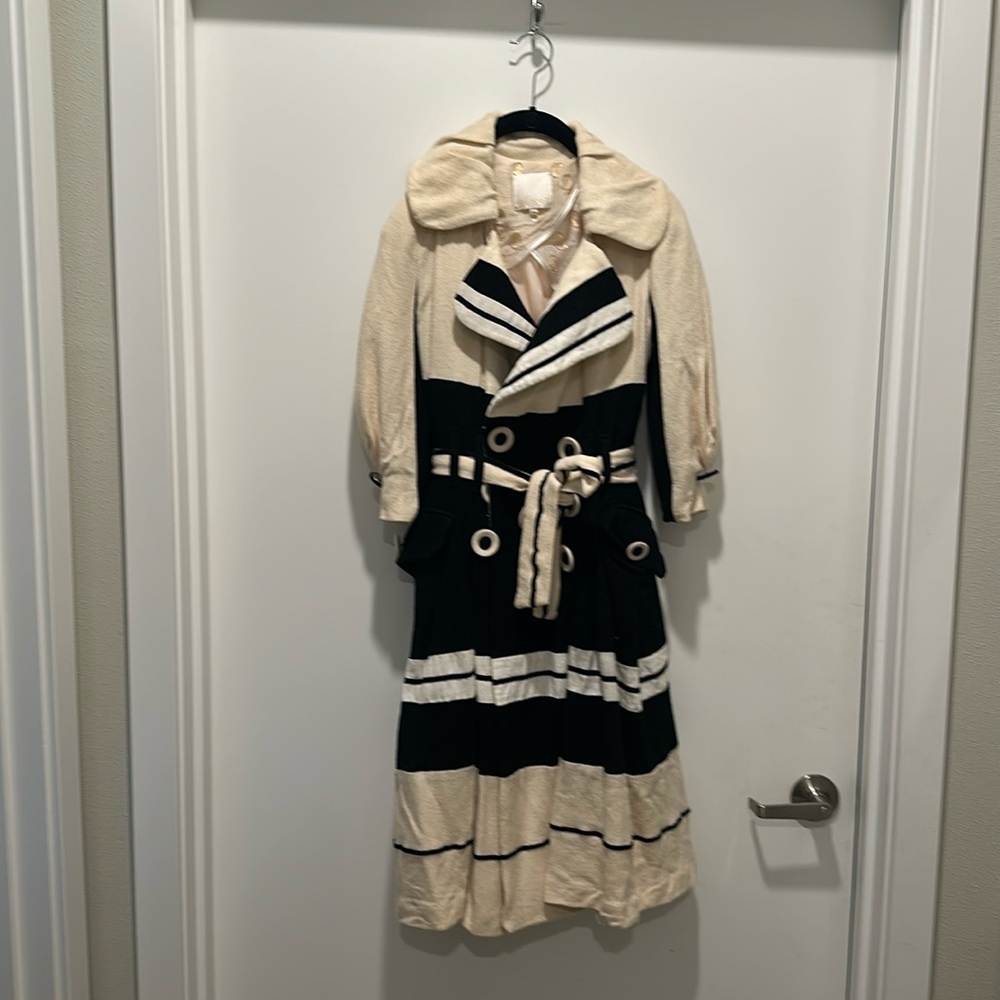 Beautiful McGinn Vintage Style Dress Coat